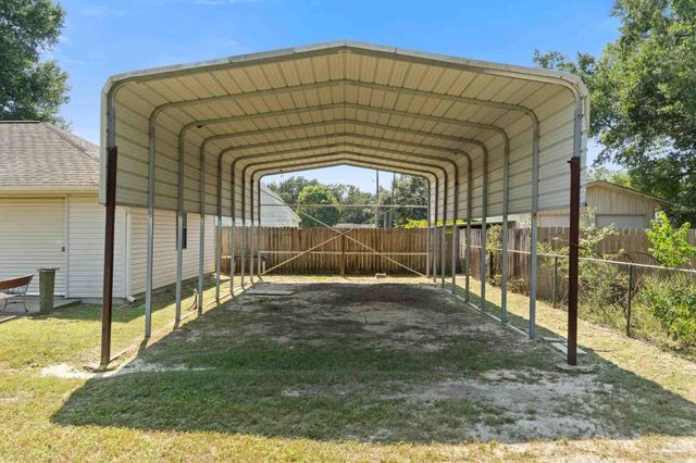 2075 Ceylon Rd, Pensacola, FL 32526