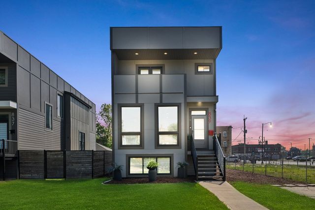 839 S 18th Avenue, Maywood, IL 60153