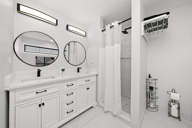 839 S 18th Avenue, Maywood, IL 60153