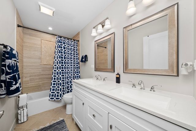 839 S 18th Avenue, Maywood, IL 60153