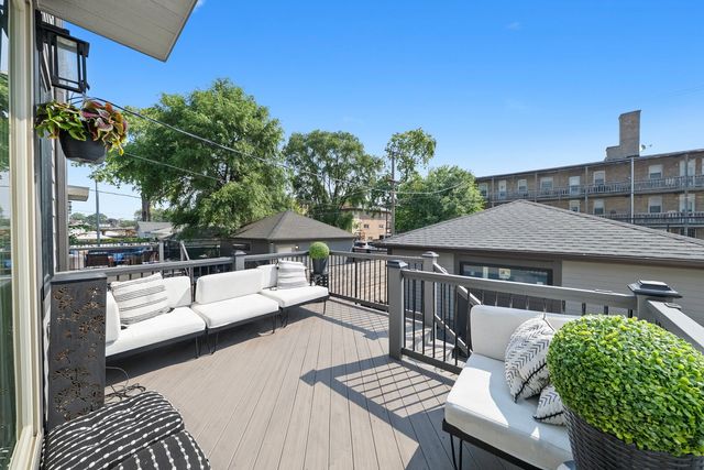 839 S 18th Avenue, Maywood, IL 60153