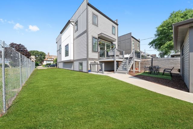 839 S 18th Avenue, Maywood, IL 60153