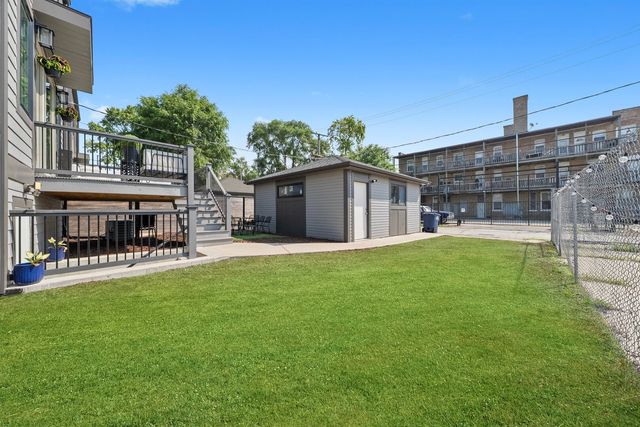 839 S 18th Avenue, Maywood, IL 60153