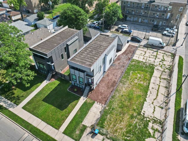 839 S 18th Avenue, Maywood, IL 60153