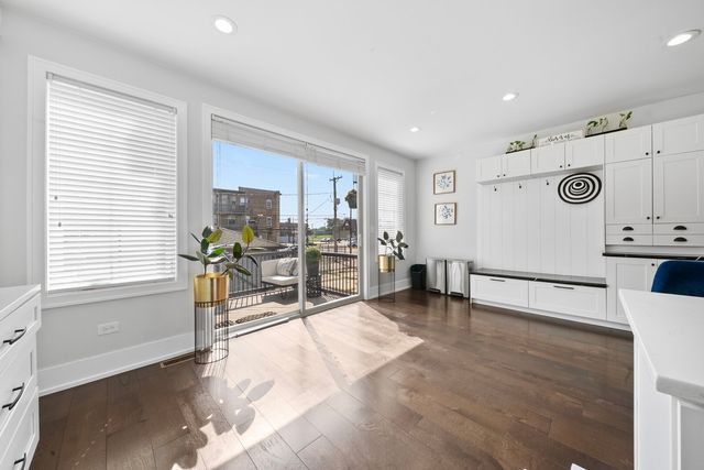 839 S 18th Avenue, Maywood, IL 60153