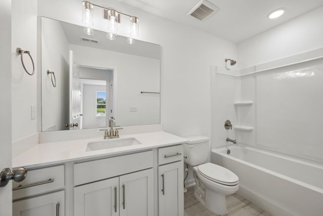 2589 Peaceful Valley Dr, Columbia, TN 38401
