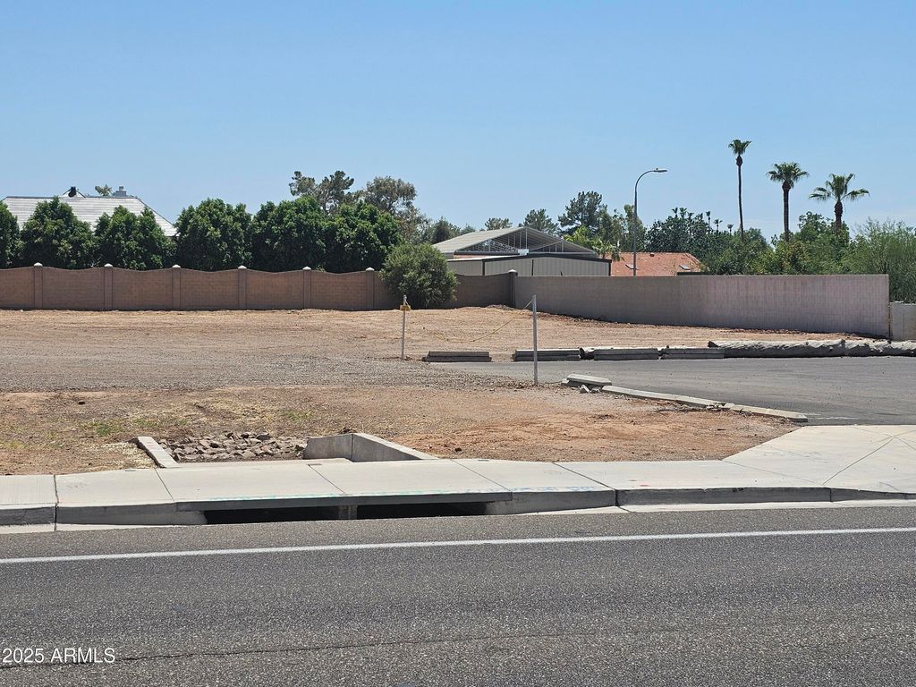 Image 14 of property listing at 0 E Baseline Road -, Gilbert, AZ 85234