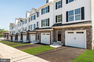 203 W EIGHTH ST, Bridgeport, PA 19405