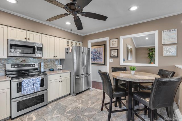 134 W Lido Promenade, Lindenhurst, NY 11757