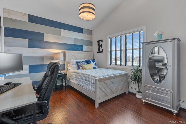 134 W Lido Promenade, Lindenhurst, NY 11757