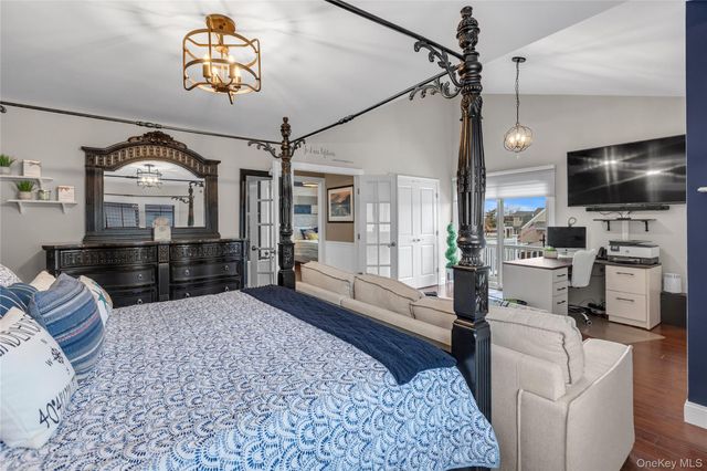 134 W Lido Promenade, Lindenhurst, NY 11757