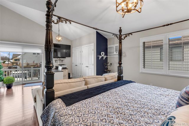 134 W Lido Promenade, Lindenhurst, NY 11757