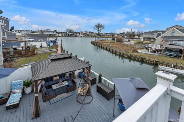 134 W Lido Promenade, Lindenhurst, NY 11757