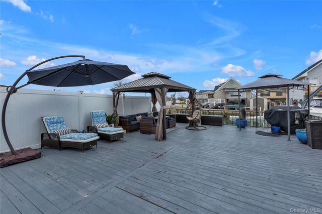 134 W Lido Promenade, Lindenhurst, NY 11757