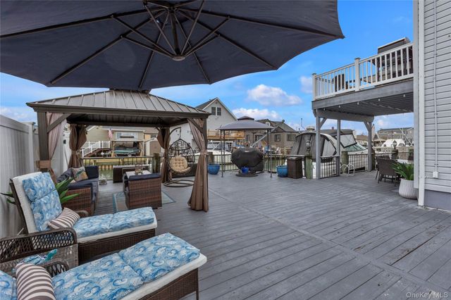 134 W Lido Promenade, Lindenhurst, NY 11757