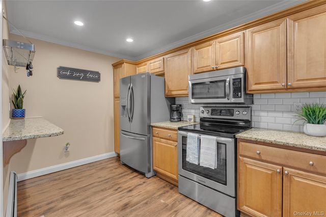 134 W Lido Promenade, Lindenhurst, NY 11757