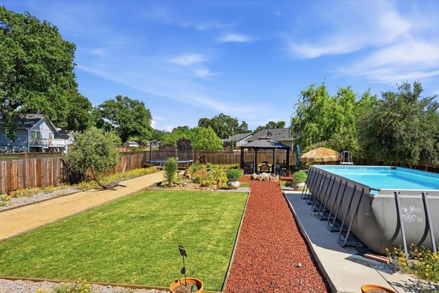 18650 Horseshoe Rd, Hidden Valley Lake, CA 95467