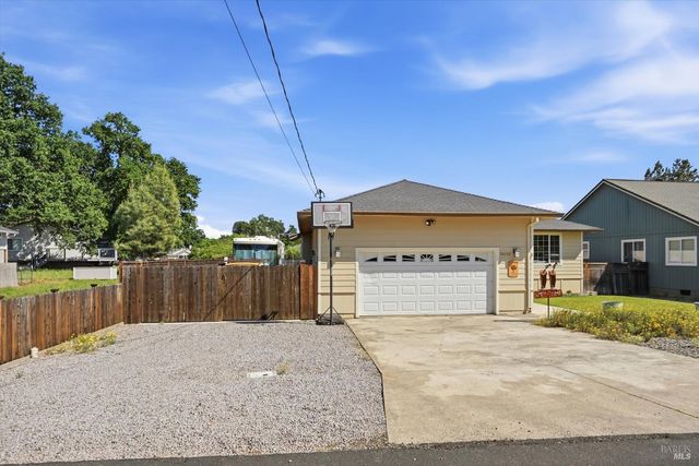 18650 Horseshoe Rd, Hidden Valley Lake, CA 95467