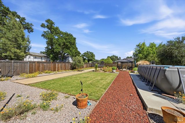 18650 Horseshoe Rd, Hidden Valley Lake, CA 95467