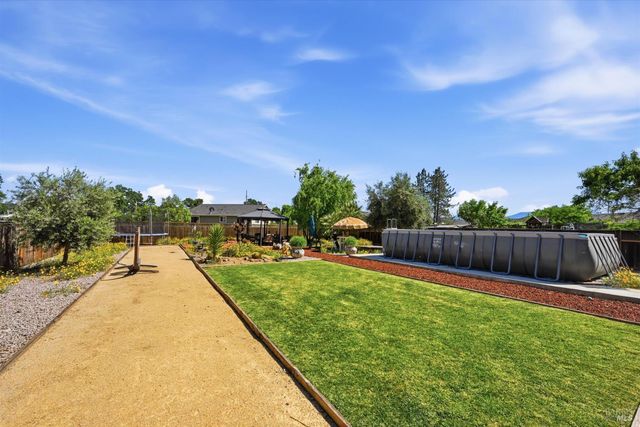 18650 Horseshoe Rd, Hidden Valley Lake, CA 95467
