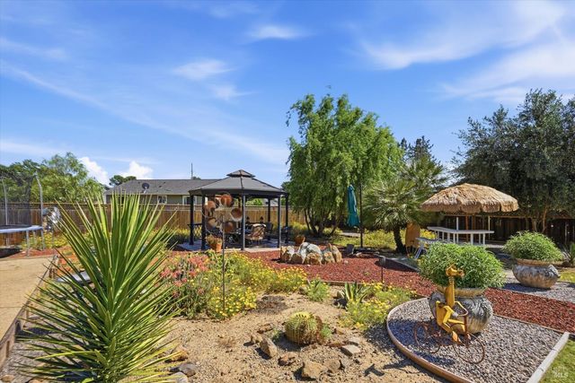 18650 Horseshoe Rd, Hidden Valley Lake, CA 95467