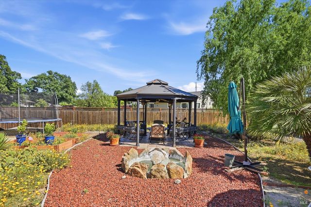 18650 Horseshoe Rd, Hidden Valley Lake, CA 95467