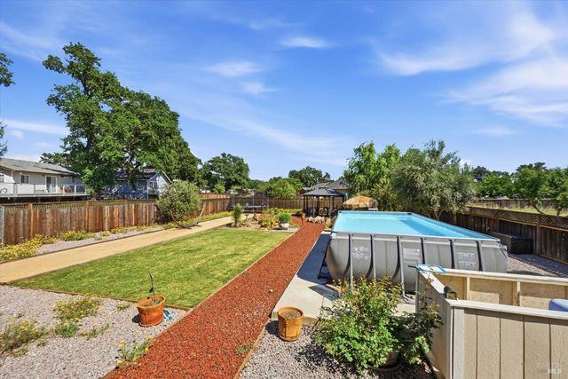 18650 Horseshoe Rd, Hidden Valley Lake, CA 95467