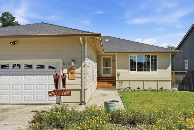 18650 Horseshoe Rd, Hidden Valley Lake, CA 95467