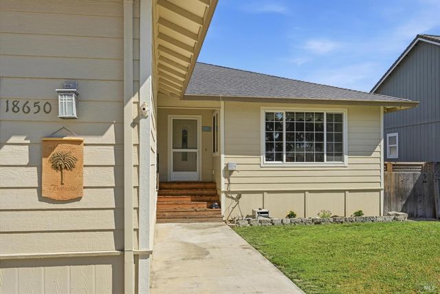 18650 Horseshoe Rd, Hidden Valley Lake, CA 95467