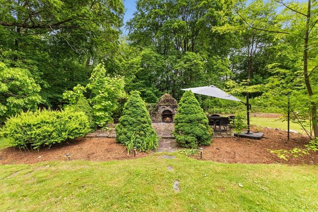 220 S Main St, Mansfield, MA 02048