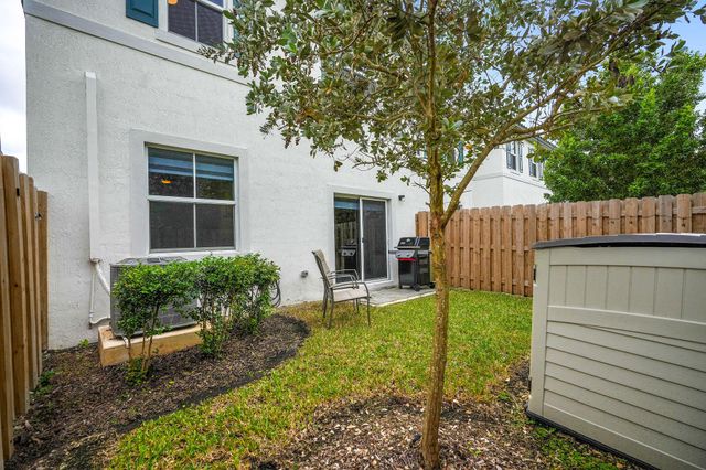 11881 NW 46th Street, Coral Springs, FL 33076