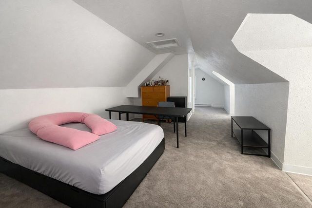 922 W Eden PLACE, Milwaukee, WI 53221