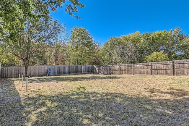 1213 Golden Eagle Court, Aubrey, TX 76227