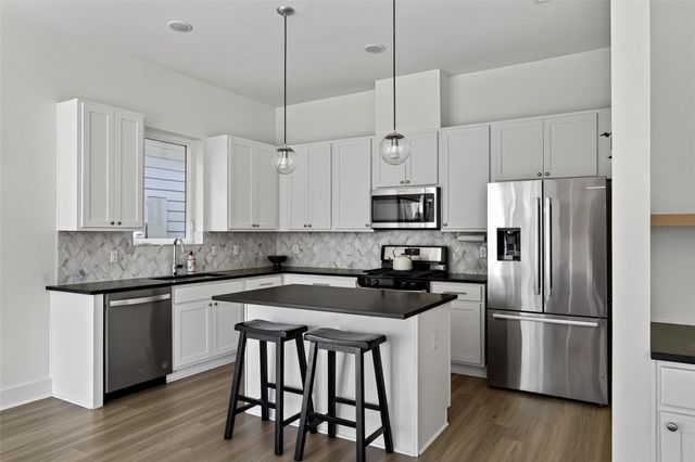5708 Sutherlin RD 14, Austin, TX 78723