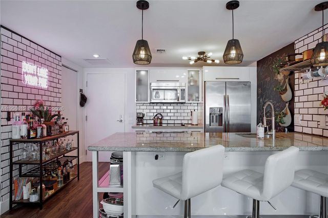 185 SW 7th St 2514, Miami, FL 33130