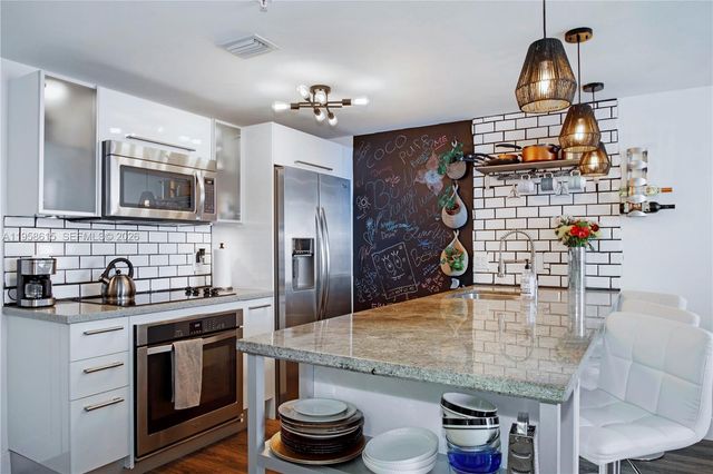 185 SW 7th St 2514, Miami, FL 33130