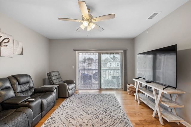 220 Martins Lndg 403, North Reading, MA 01864