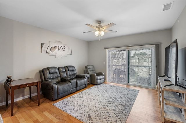 220 Martins Lndg 403, North Reading, MA 01864