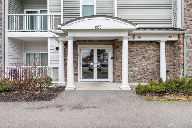 220 Martins Lndg 403, North Reading, MA 01864