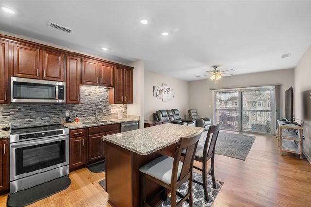 220 Martins Lndg 403, North Reading, MA 01864