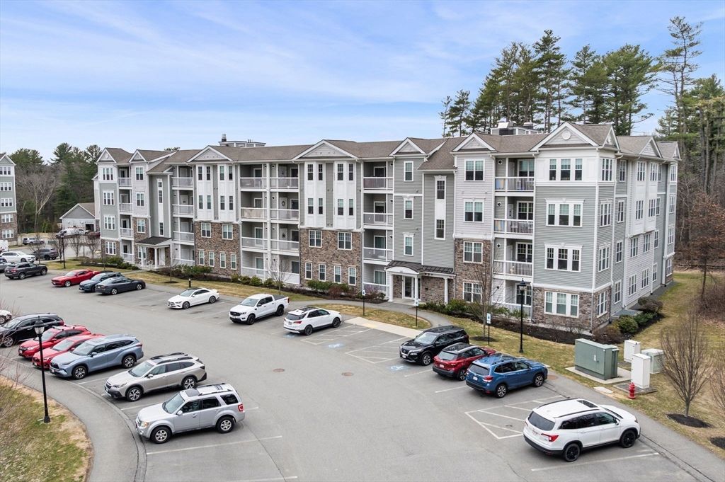 220 Martins Lndg 403, North Reading, MA 01864