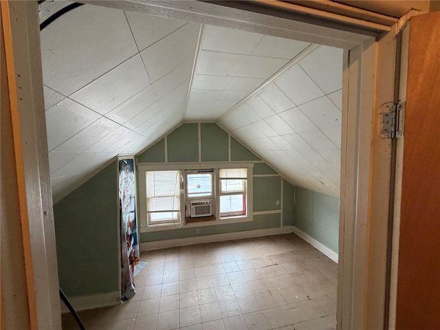 1218 B Avenue NW, Cedar Rapids, IA 52405