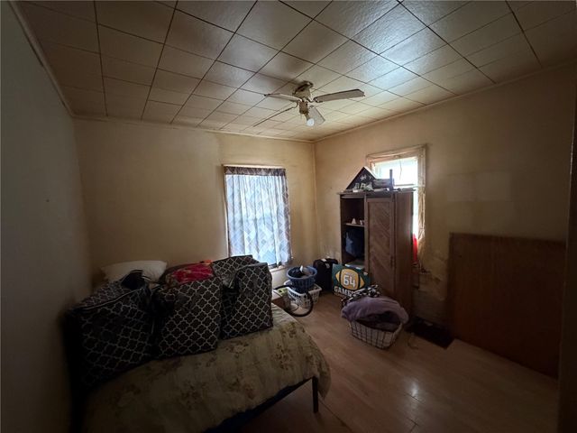 1218 B Avenue NW, Cedar Rapids, IA 52405