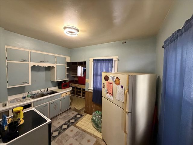 1218 B Avenue NW, Cedar Rapids, IA 52405