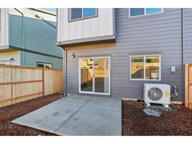 13505 Ne 86TH St 124, Vancouver, WA 98682
