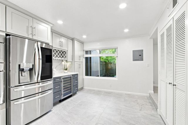 22890 Cricket Hill Road, Cupertino, CA 95014