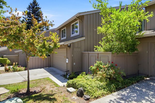 22890 Cricket Hill Road, Cupertino, CA 95014