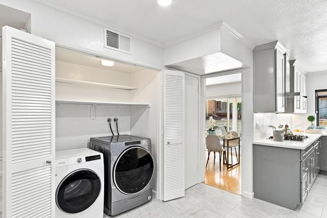 22890 Cricket Hill Road, Cupertino, CA 95014