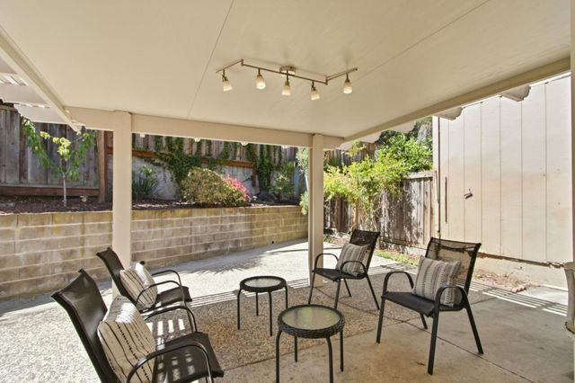22890 Cricket Hill Road, Cupertino, CA 95014