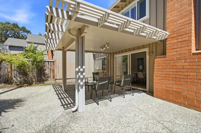 22890 Cricket Hill Road, Cupertino, CA 95014